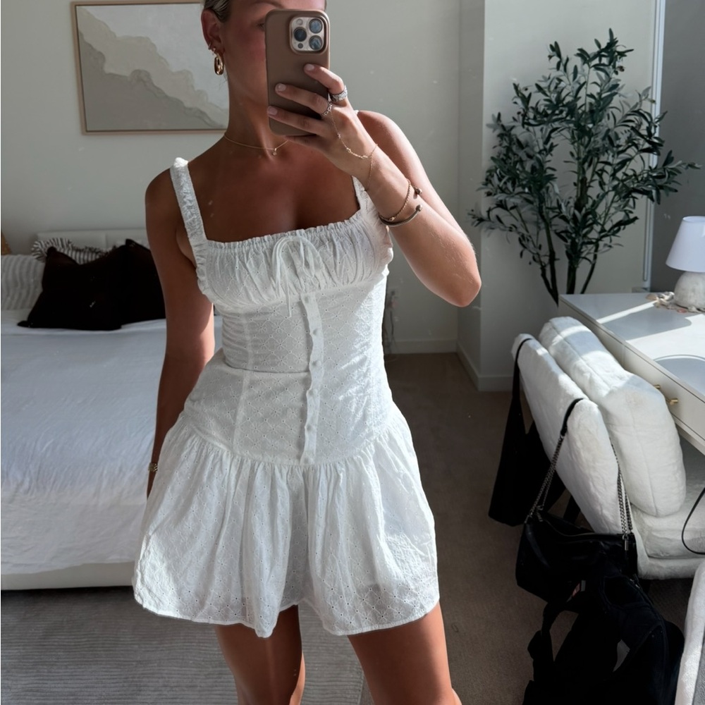 White Sleeveless Dress